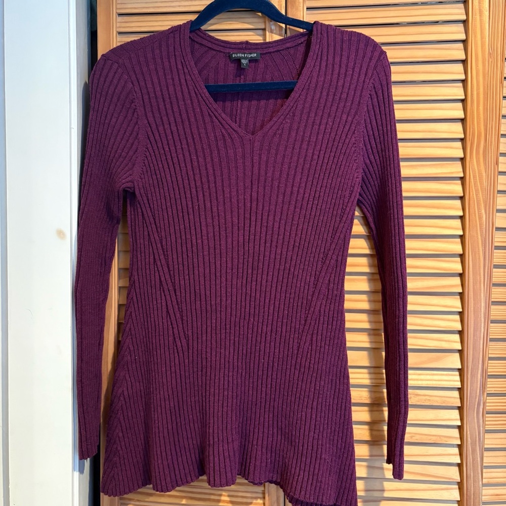 Eileen Fisher Women’s Merino Wool Ribbed V-Neck Sweater size small purple